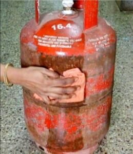 check gas cylinder weight