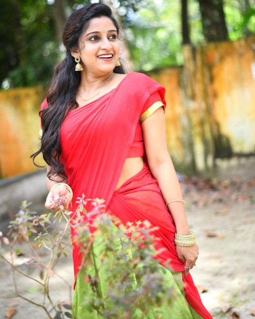 Most Beautiful Indian girl images in Saree