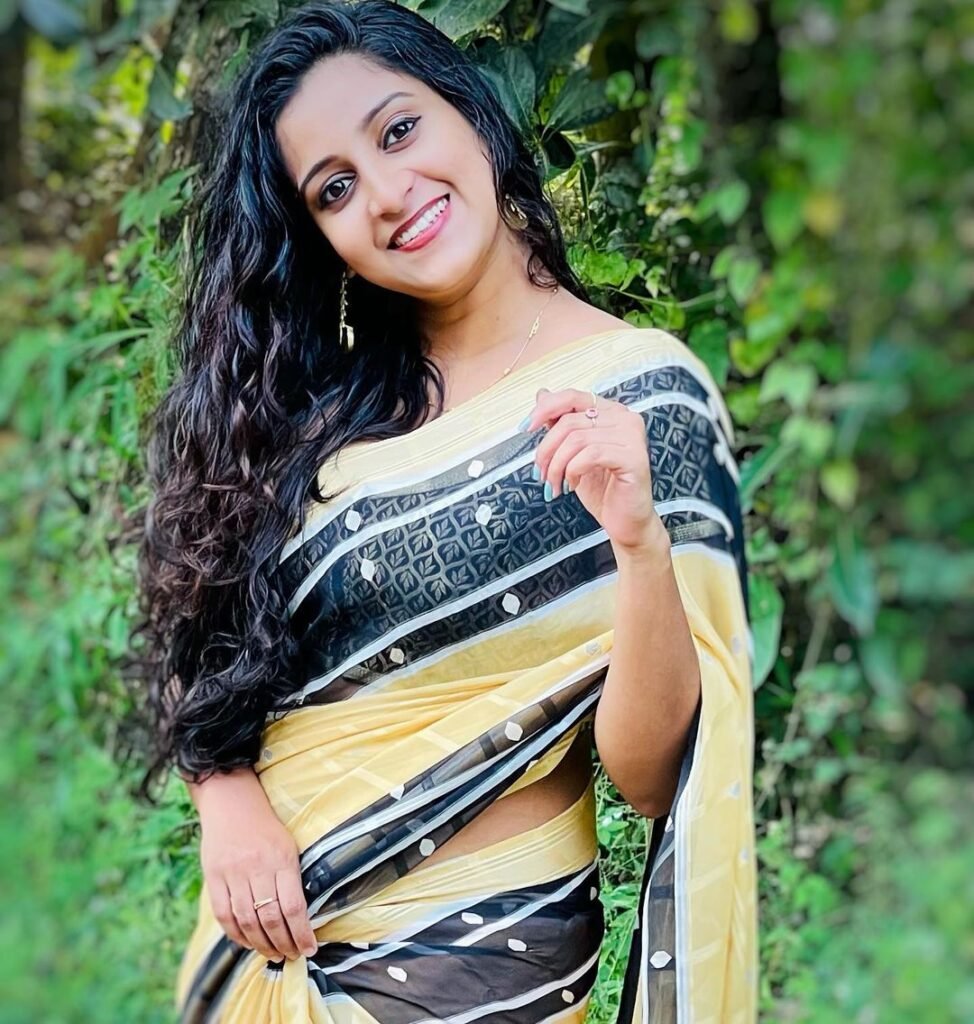 Most Beautiful Indian girl images in Saree