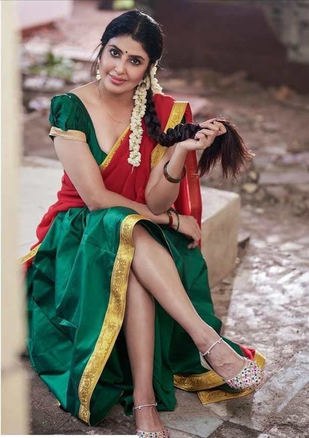 Most Beautiful Indian Girl Photos