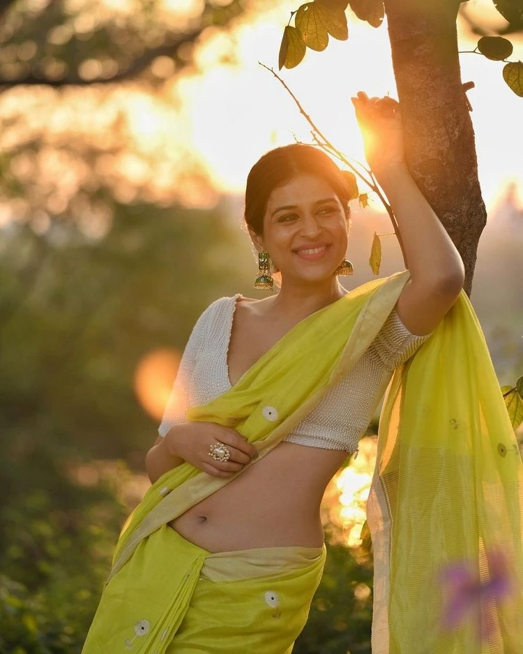 Most Beautiful Indian Girl Photos