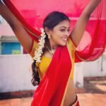 Beautiful Indian Girl In Saree Photos – 91