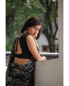 Indian Girls in Saree Images