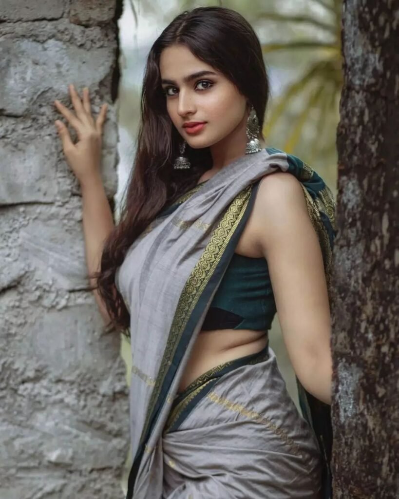 Hot Indian Girls Images - Hot Indian Actress Photos - 126