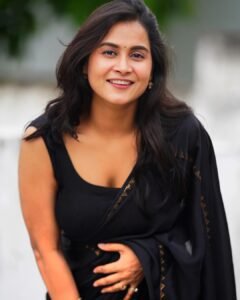 Hot Indian Girls in Saree Images