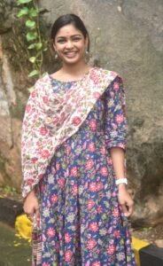 Cutest Indian Girls in Saree Images