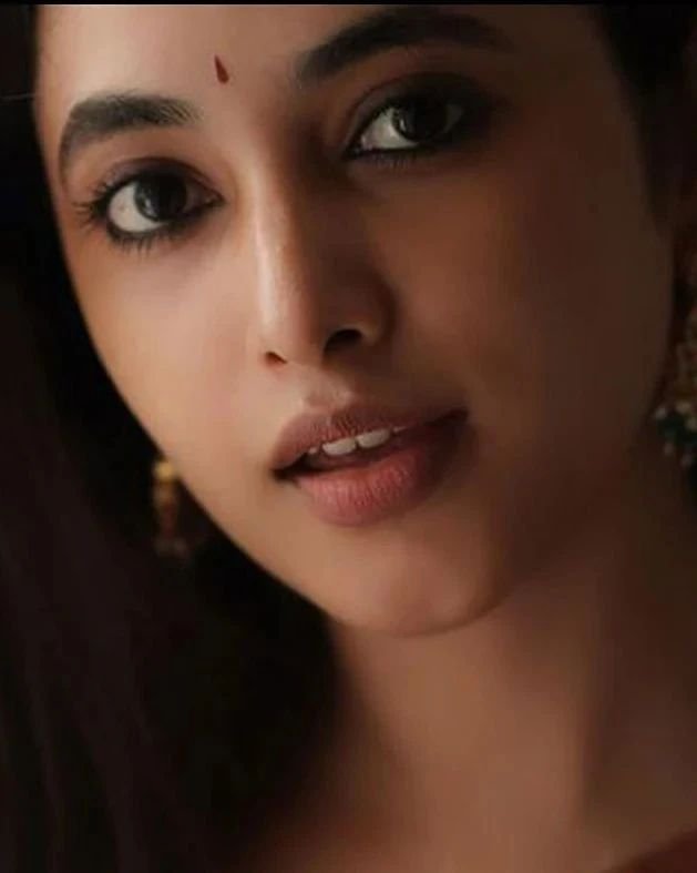 Indian Actress in Saree HD Images - 137