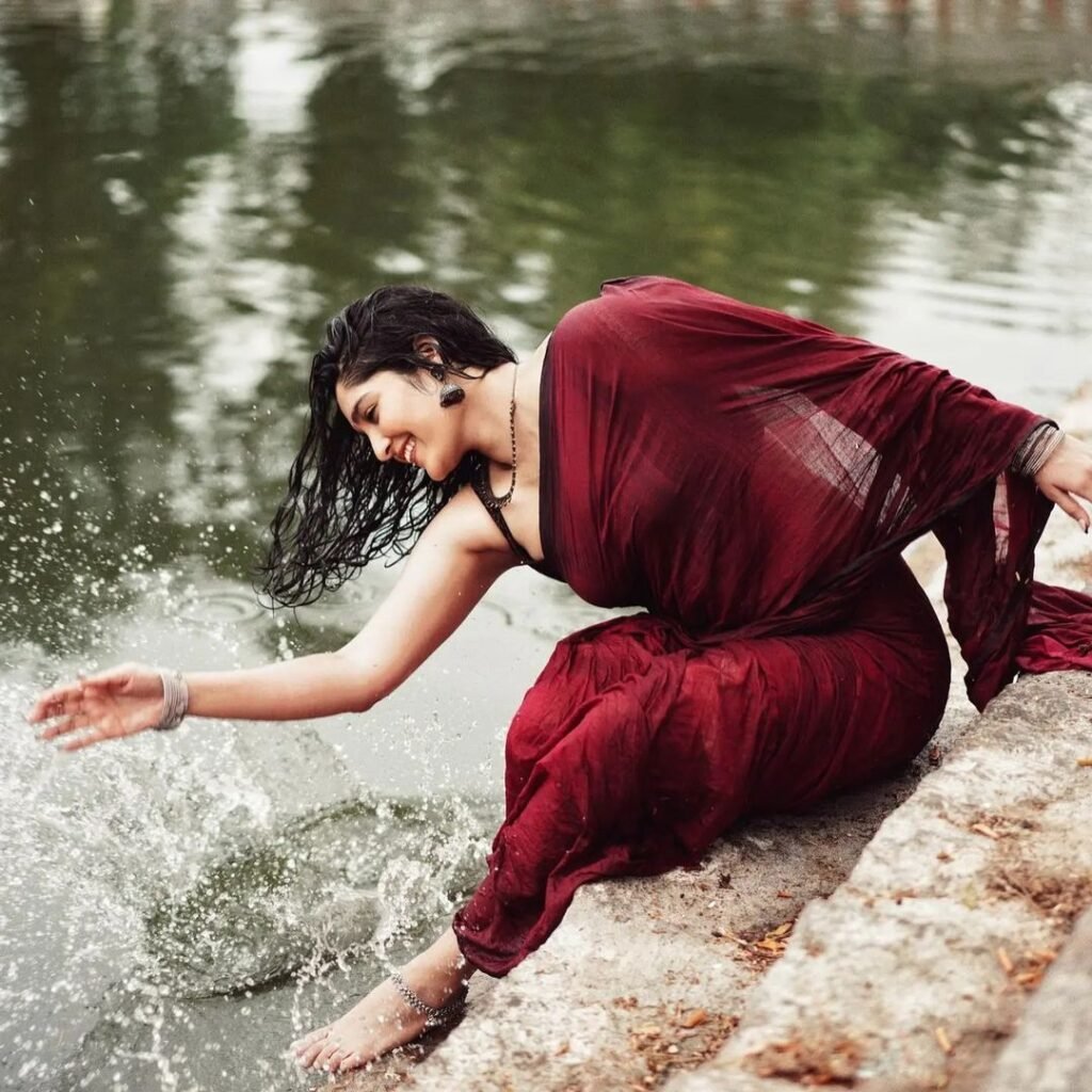 Indian Actress in Saree HD Images - 137
