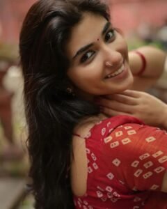 Cute Indian Girls in Saree HD Images – 138