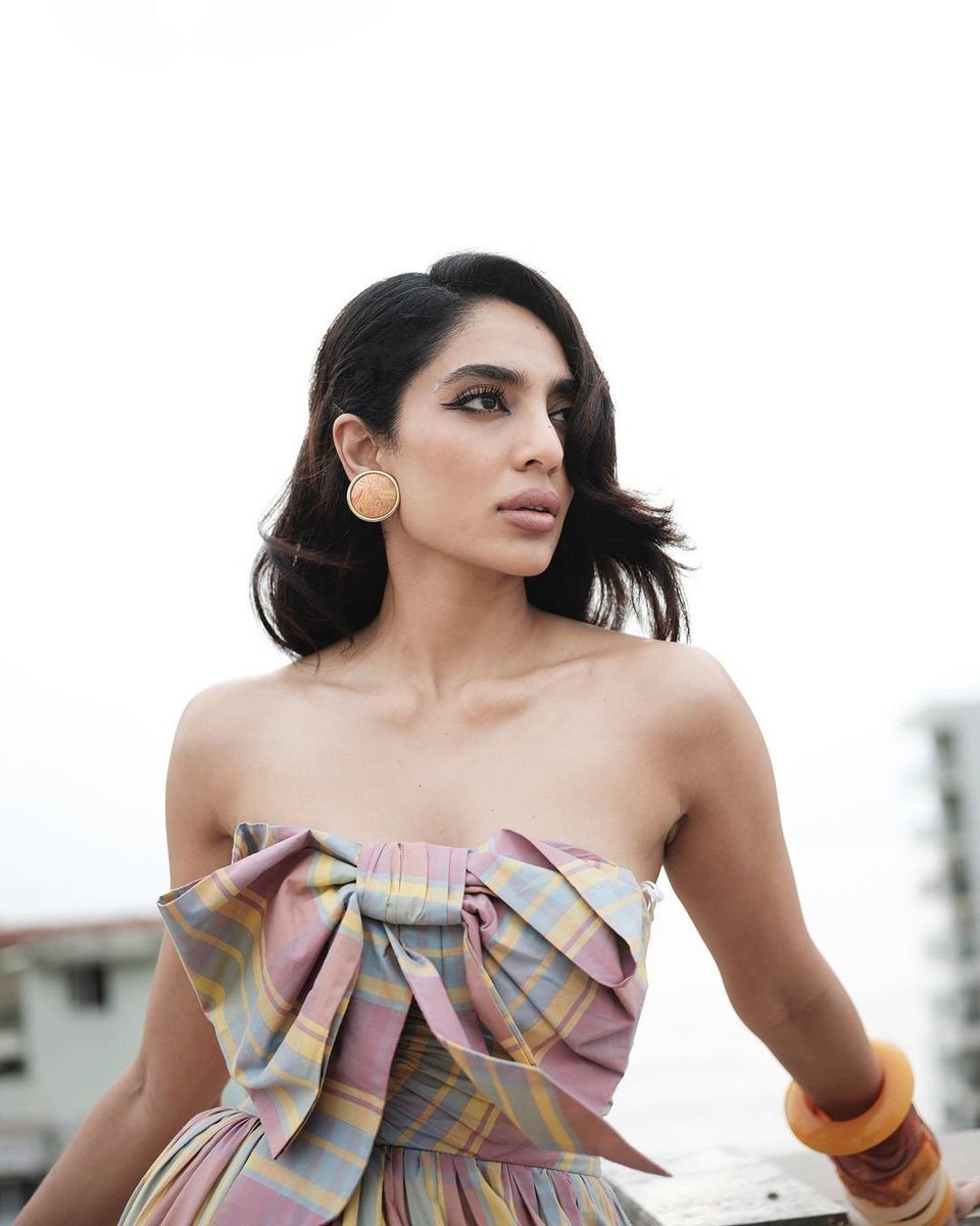 Sobhita Dhulipala Glamorous Pics Collection